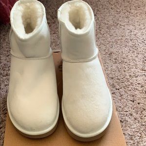 Brand new Mini Ugg boots, color White size 9
